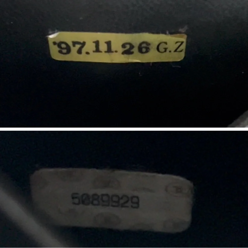 CHANEL Rare 1997 Mirrored Vanity Cosmetic Case / Make Up Bag / Caviar Leather - Picture 16 of 16